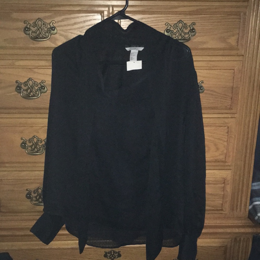H&M tie neck blouse - Picture 7 of 7